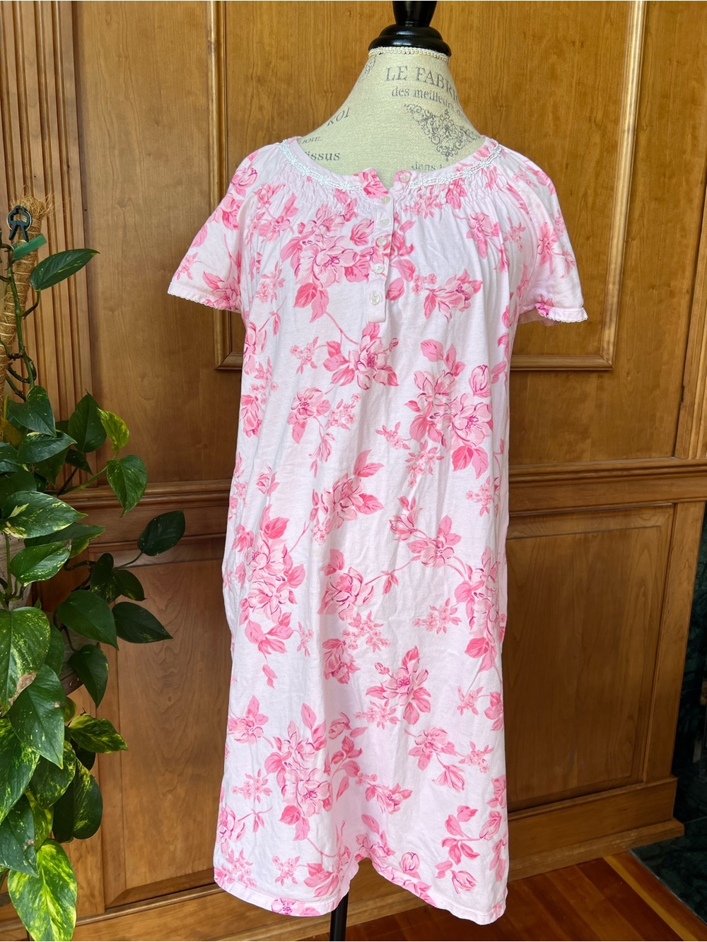 Aria Pink Floral Short-Sleeve Nightdress Pajamas women’s medium